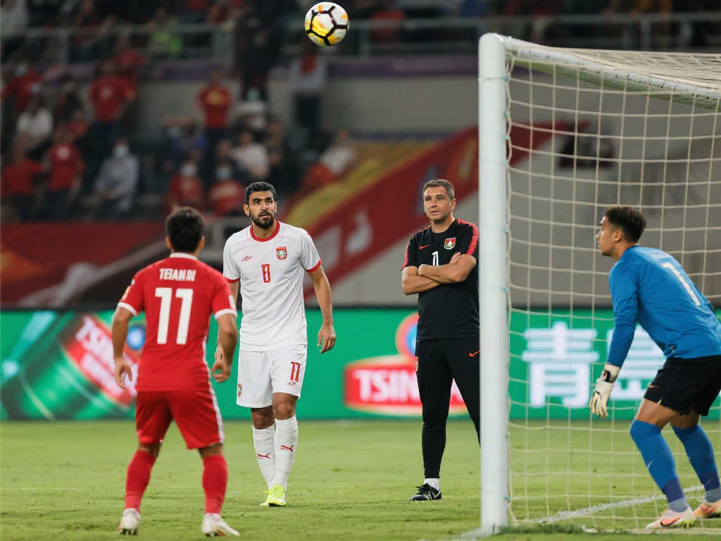 阿什拉夫:全力以赴冲击决赛,今晚重点防守对手定位球威胁 阿什拉夫:全力以赴冲击决赛,今晚重点防守对手定位球威胁